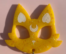 Load image into Gallery viewer, Yellow Glittery Fancy Kitty
